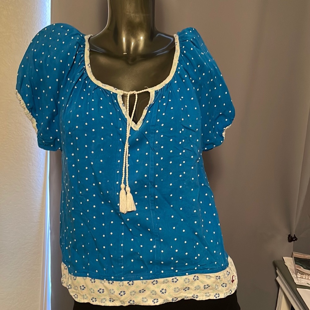Hollister top